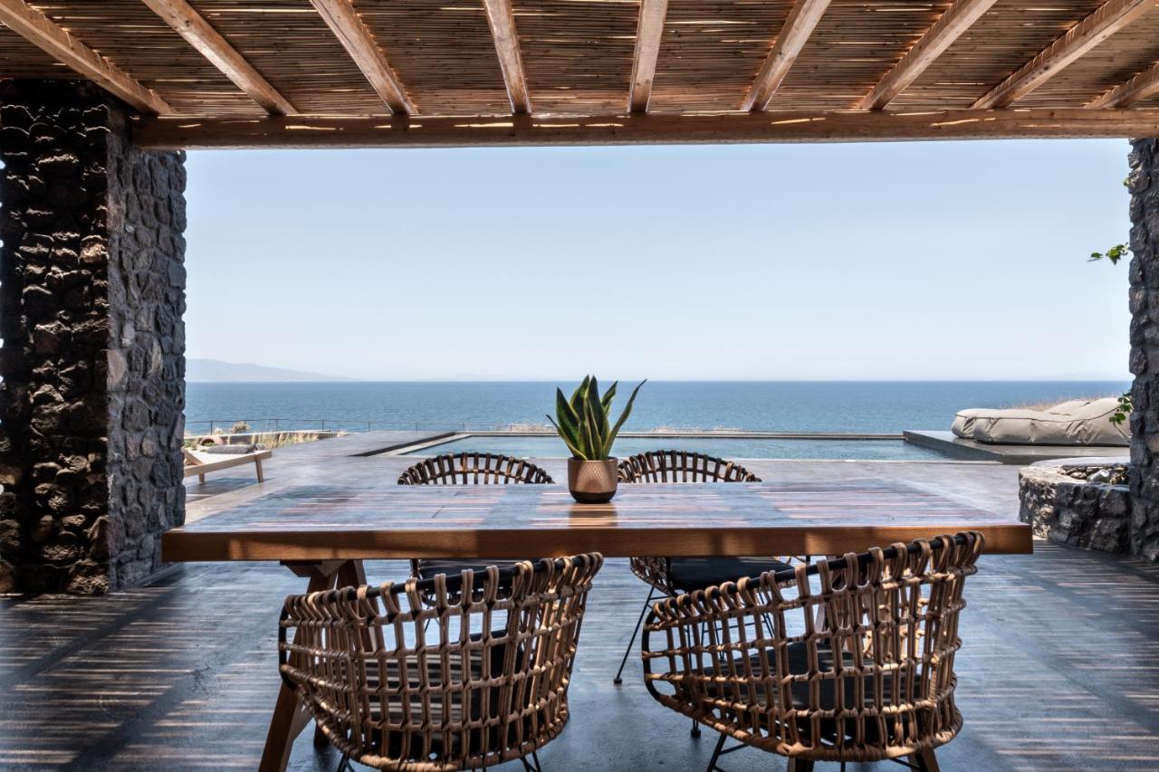 Colombos Beachfront Foinikia (Santorini)