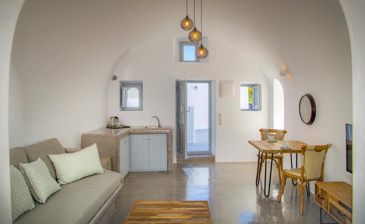 Aqua Serenity Luxury Santorini Foinikia (Santorini)