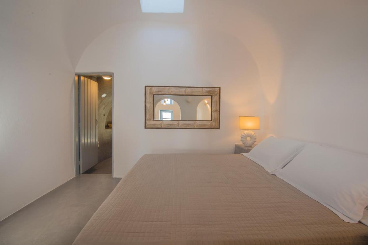 Aqua Serenity Luxury Santorini Aparthotel