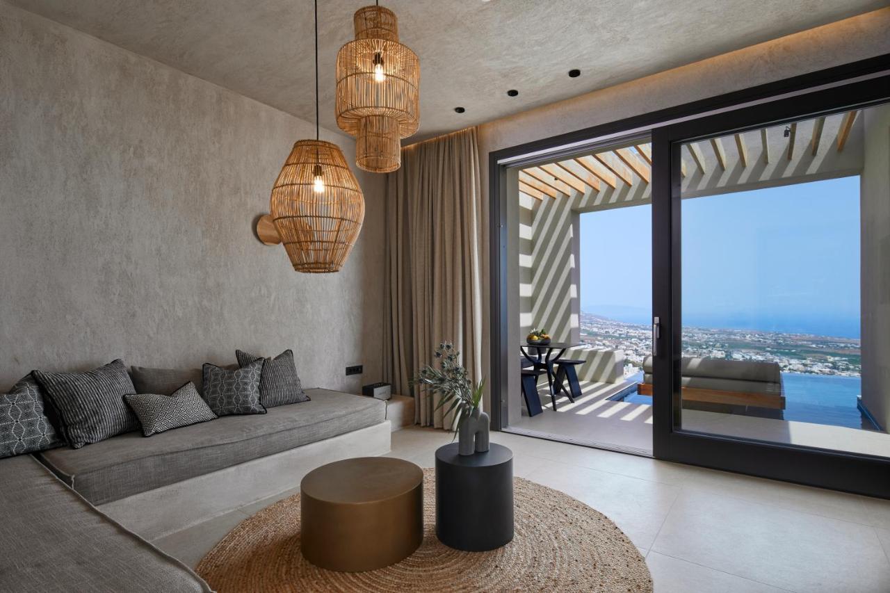 North Santorini - A Luxury Pyrgos Kallistis