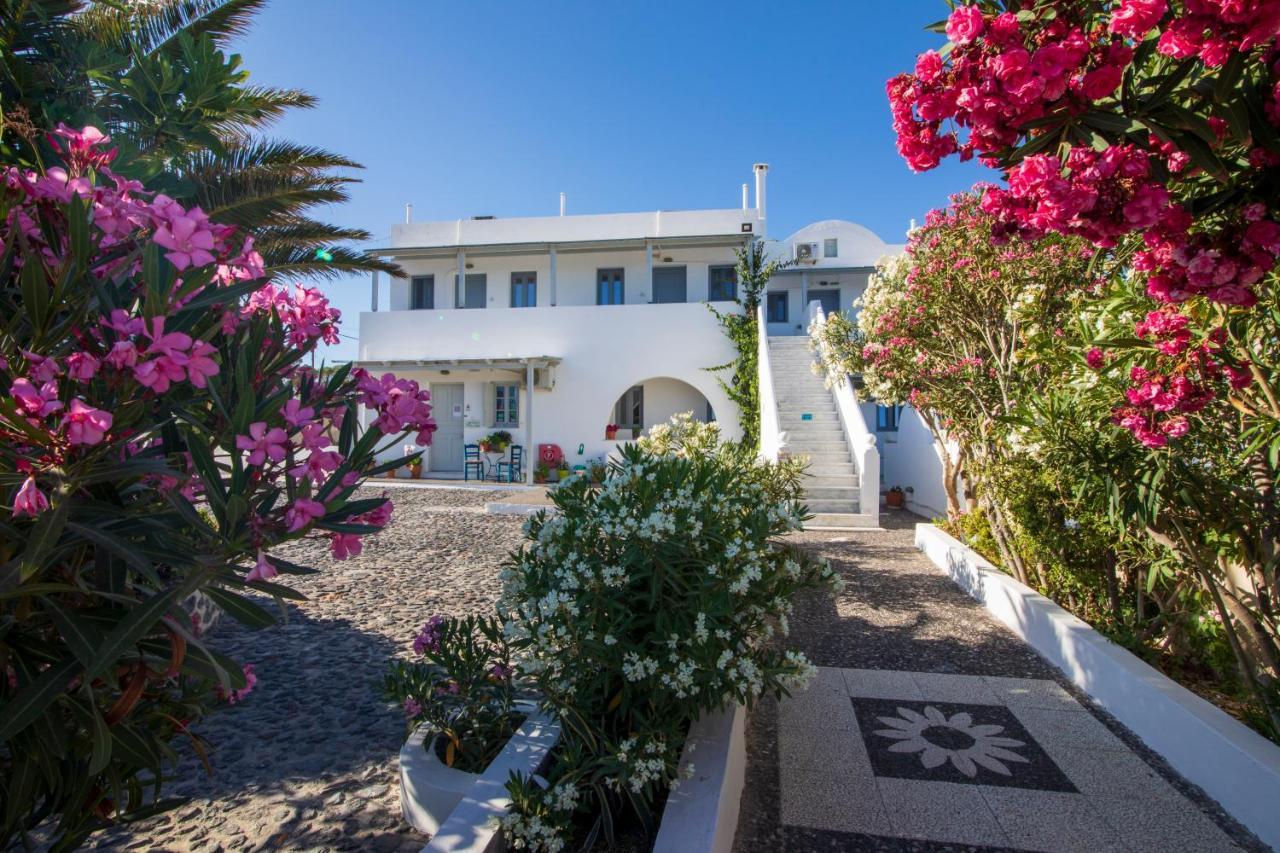 Aparthotel Thira's Dolphin 3*