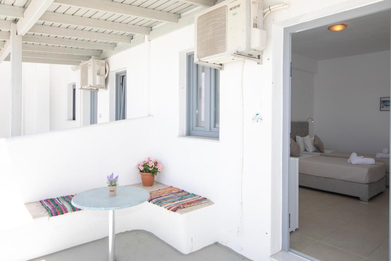 Thira's Dolphin Aparthotel