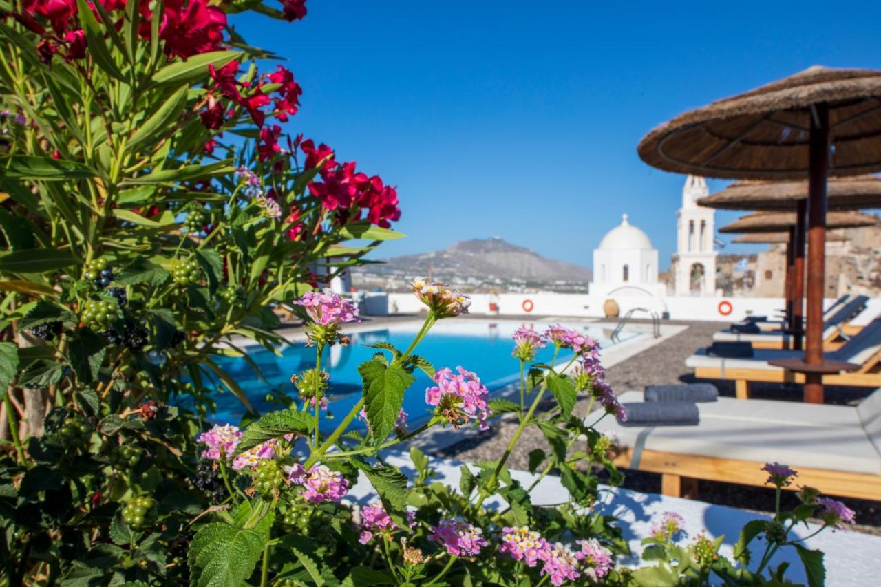 Thira's Dolphin Aparthotel 3*