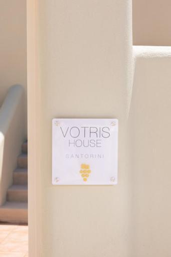 Votrishouse Fira (Santorini)