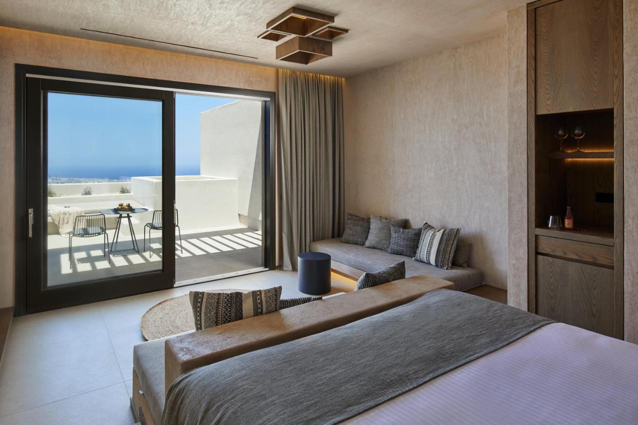 North Santorini - A Luxury Villa Pyrgos Kallistis