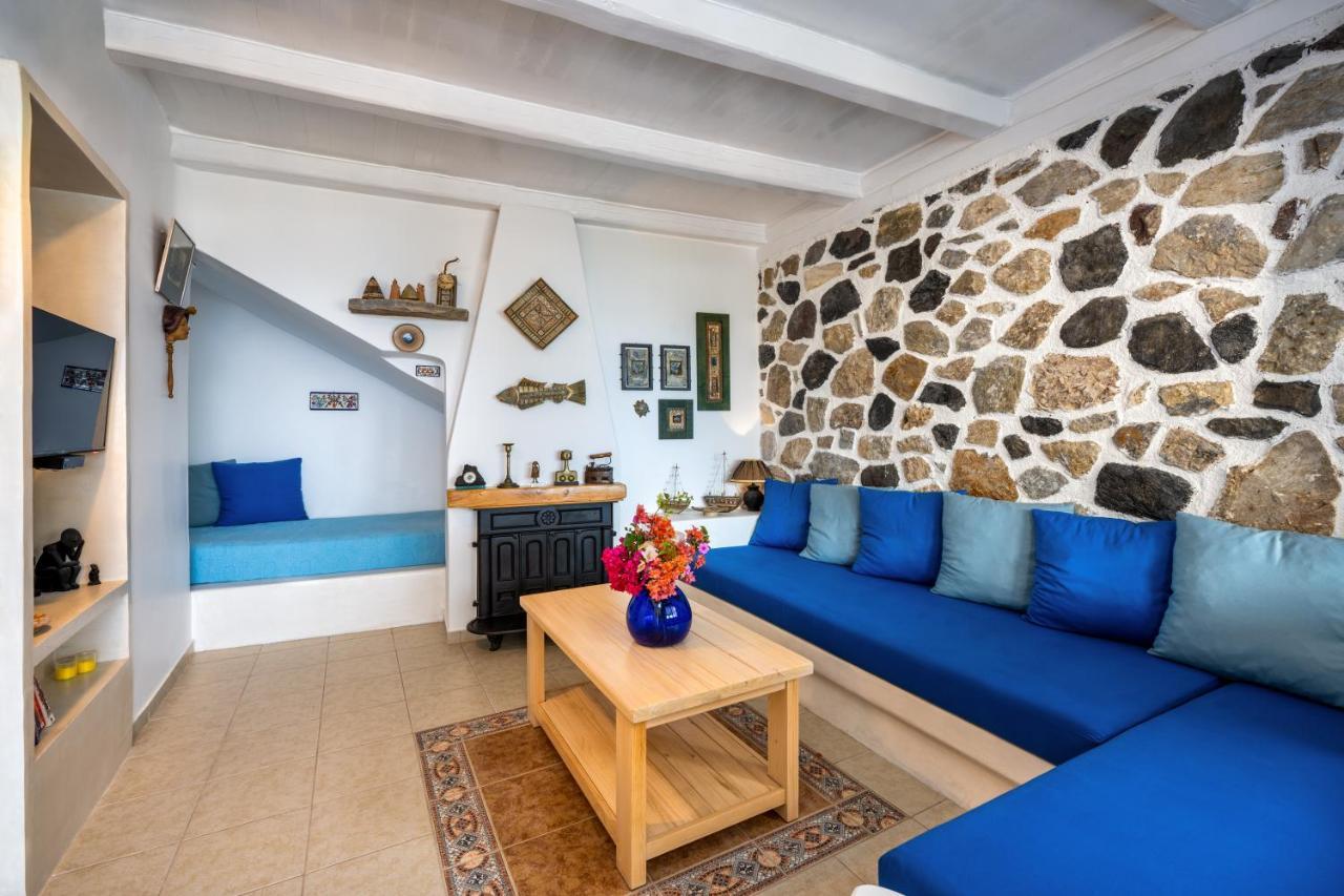 Moschatos House Guest house Kamari (Santorini)