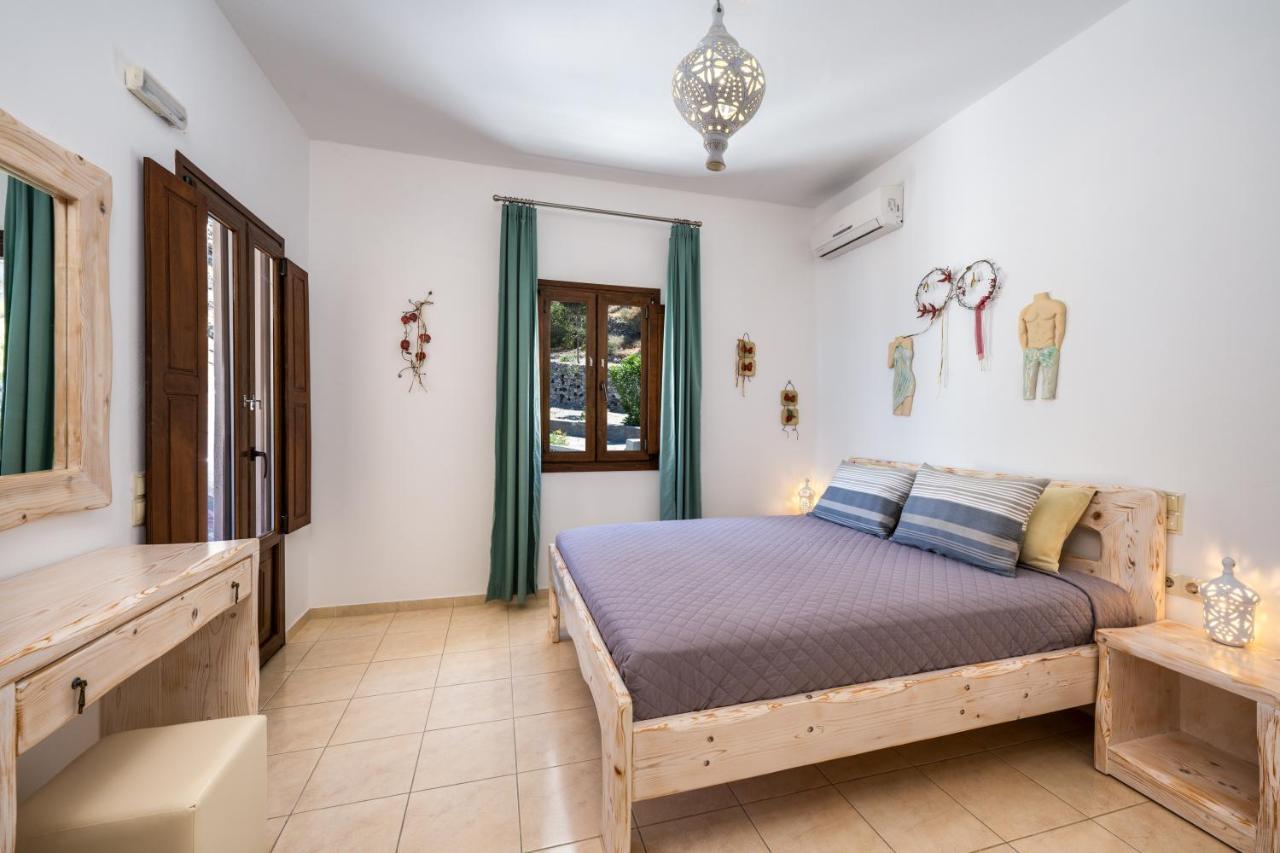 Moschatos House Guest house