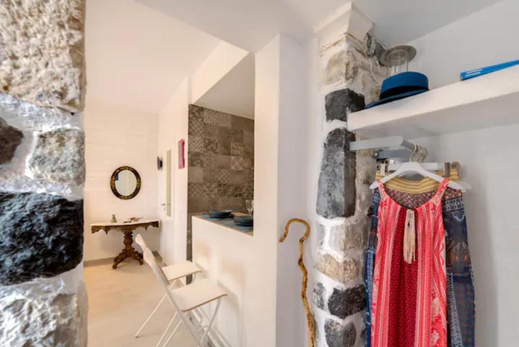 Moschatos House Guest house *