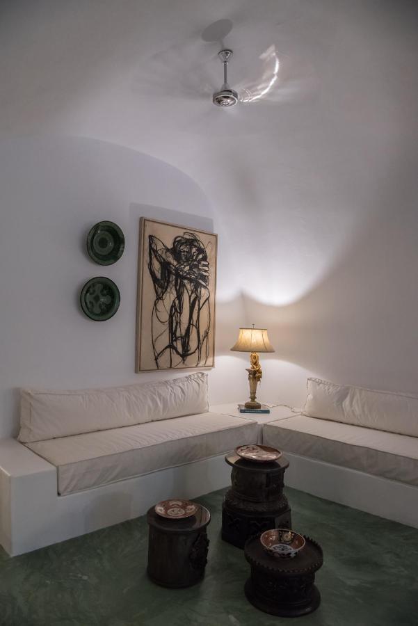 Hiraeth Santorini Guest house