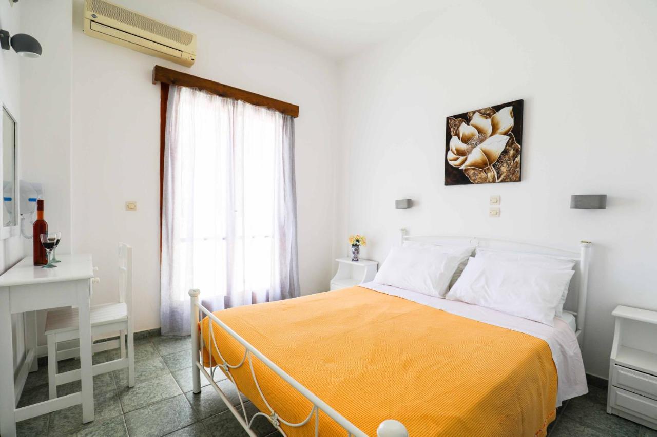 Hotel Finikas Santorini 3*