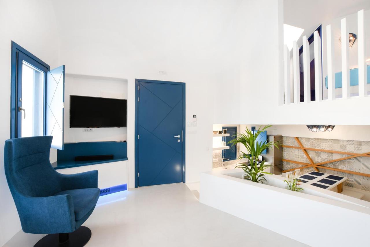 Blue White Villa