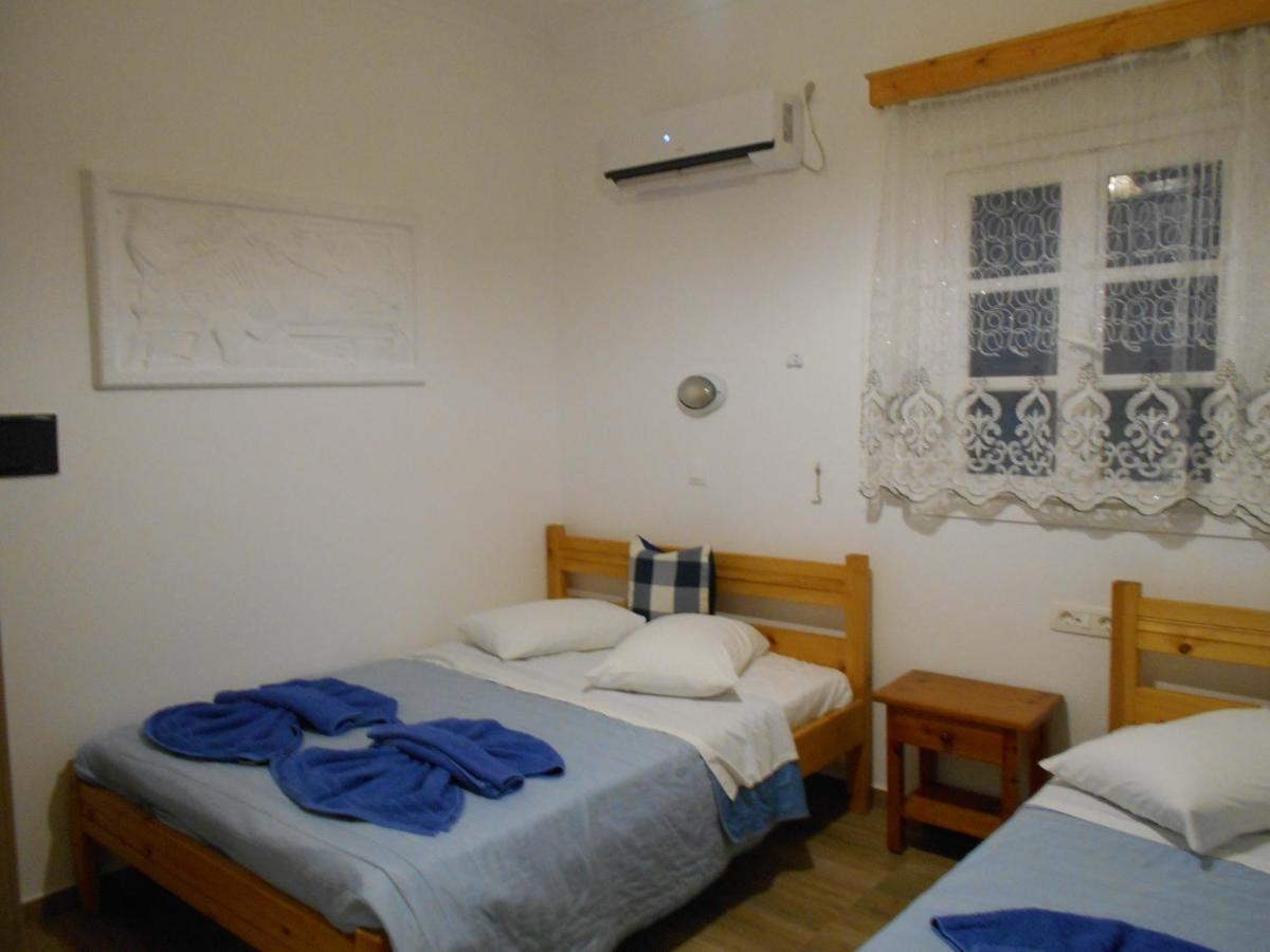 Kapetanios Apartment Perissa (Santorini)