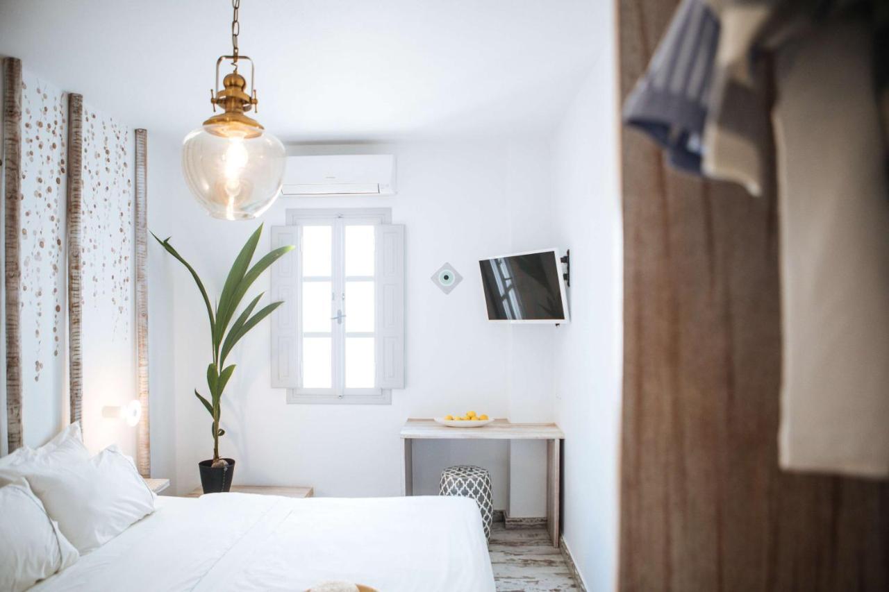 The Museum Project Hotel Oia (Santorini)