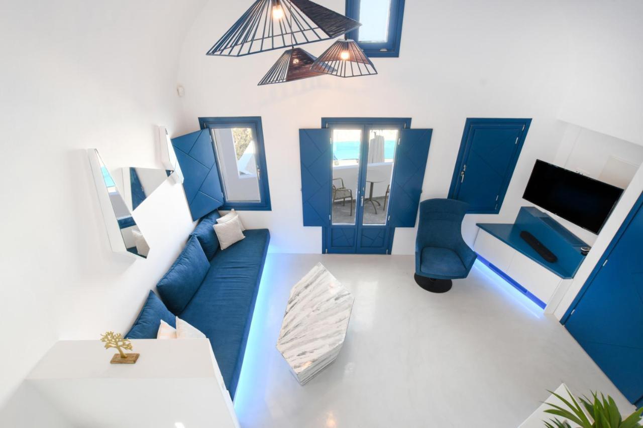 Blue White Villa