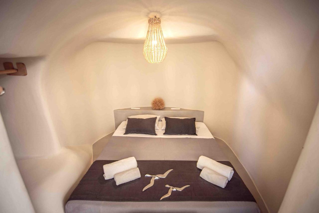 Santorini Hotel 3*