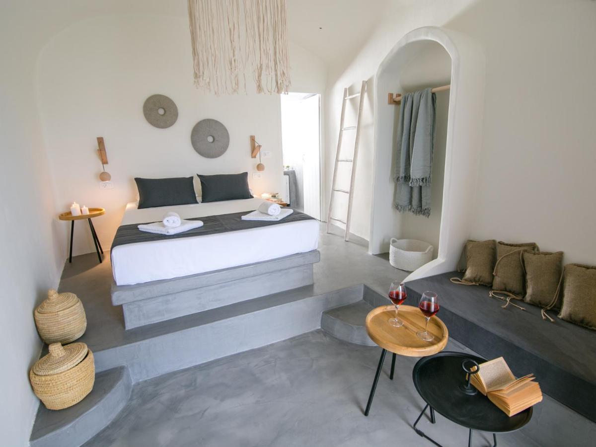 Santorini Hotel 3*