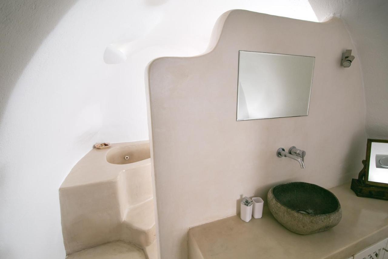 Menias Cave House Apartment Oia (Santorini)