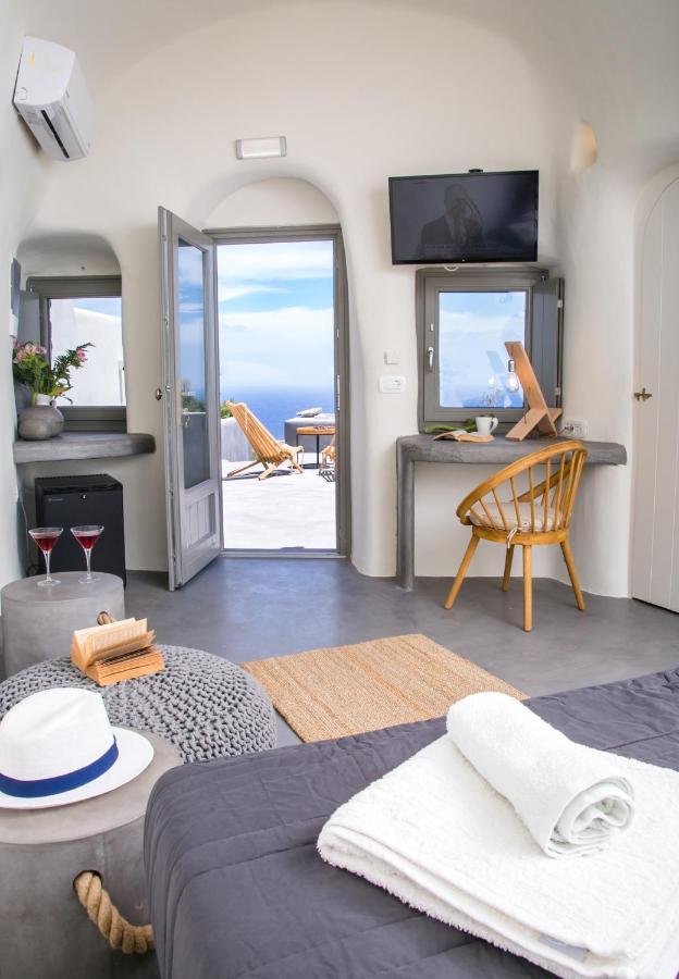 Hotel Santorini 3*