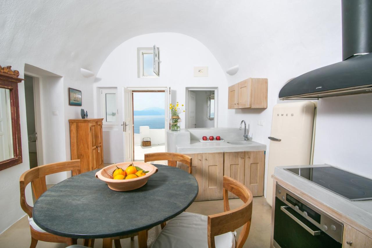 Menias Cave House * Oia (Santorini)