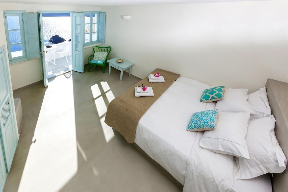 Big Blue By Caldera * Oia (Santorini)