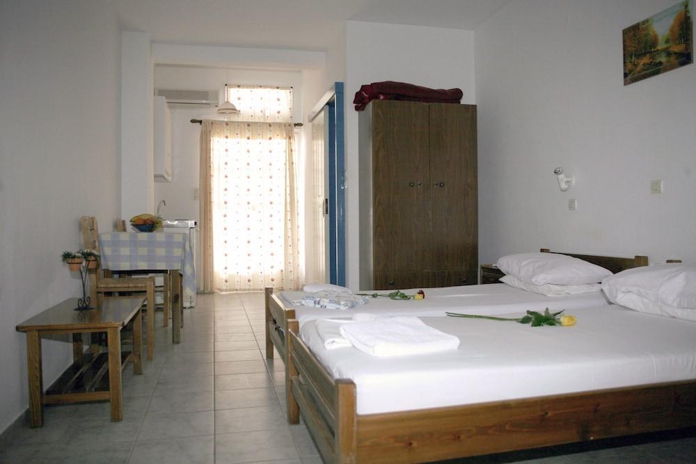 Letta Apartment Perissa (Santorini)