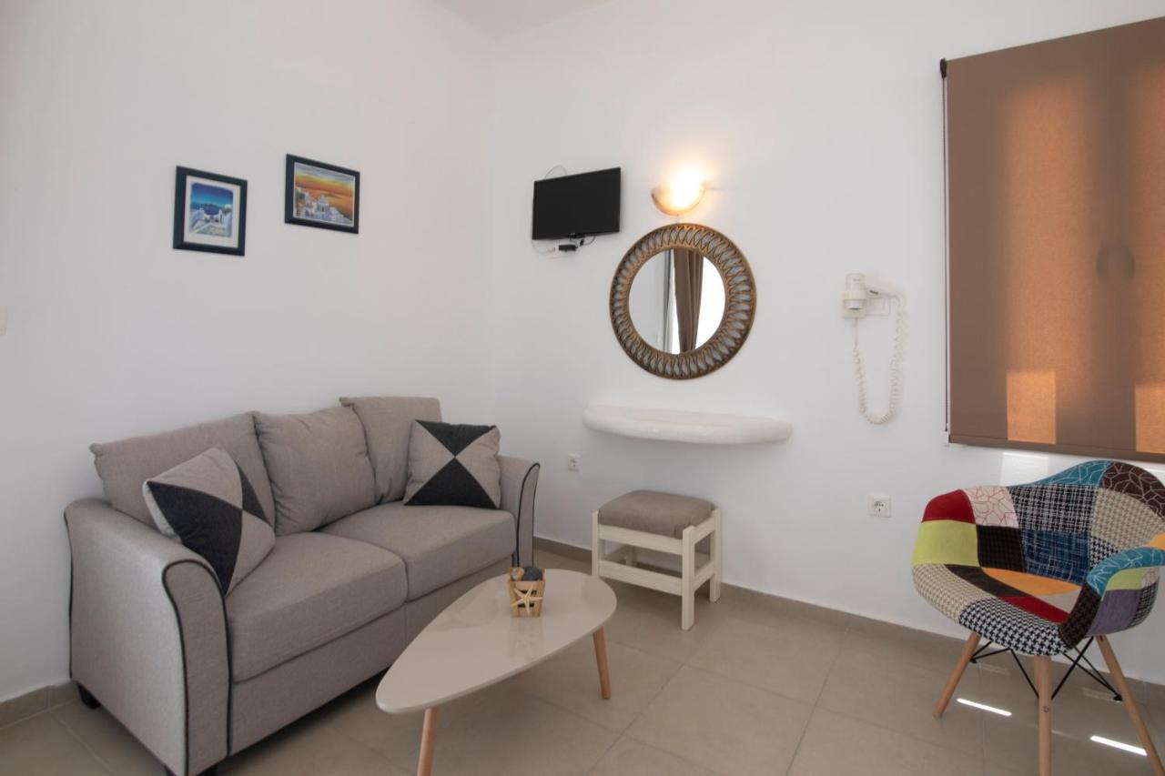 Aparthotel Thira's Dolphin 3*