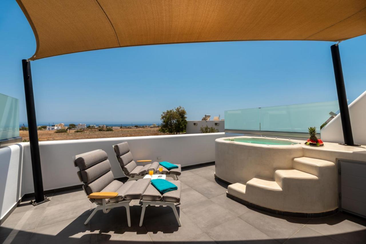 Modern Dome Homes Of Santorini Pousada *