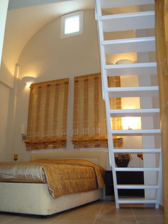 Santorini Renaissance -