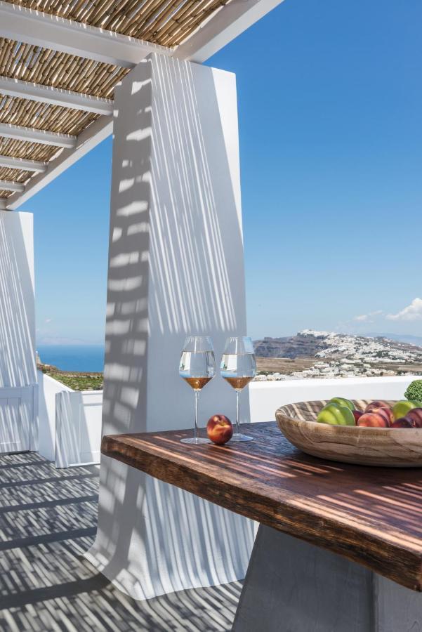 White & Co Santorini Pyrgos Kallistis