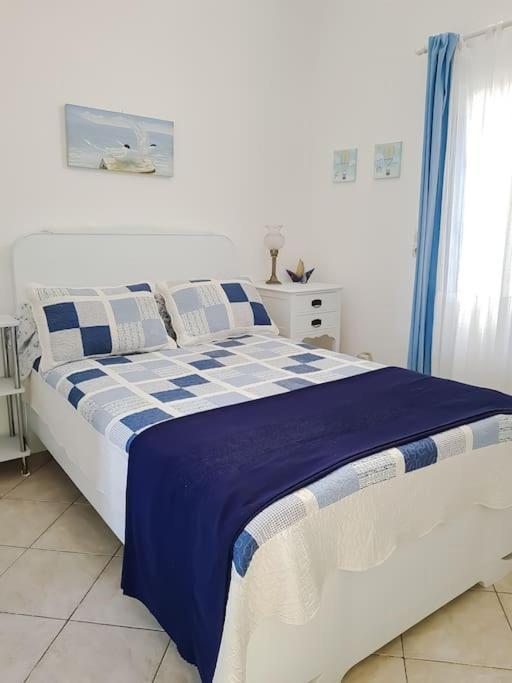 Blue4u Imerovigli (Santorini)