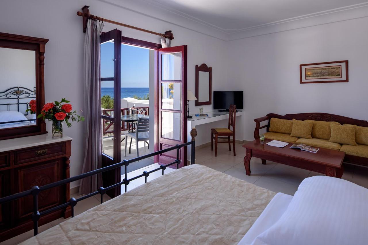 Veggera Resort Perissa (Santorini)