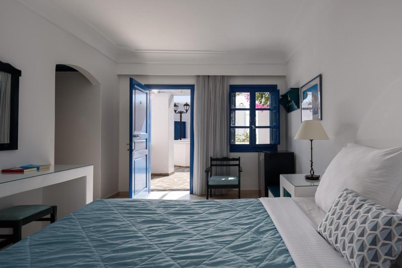 Veggera 4* Perissa (Santorini)