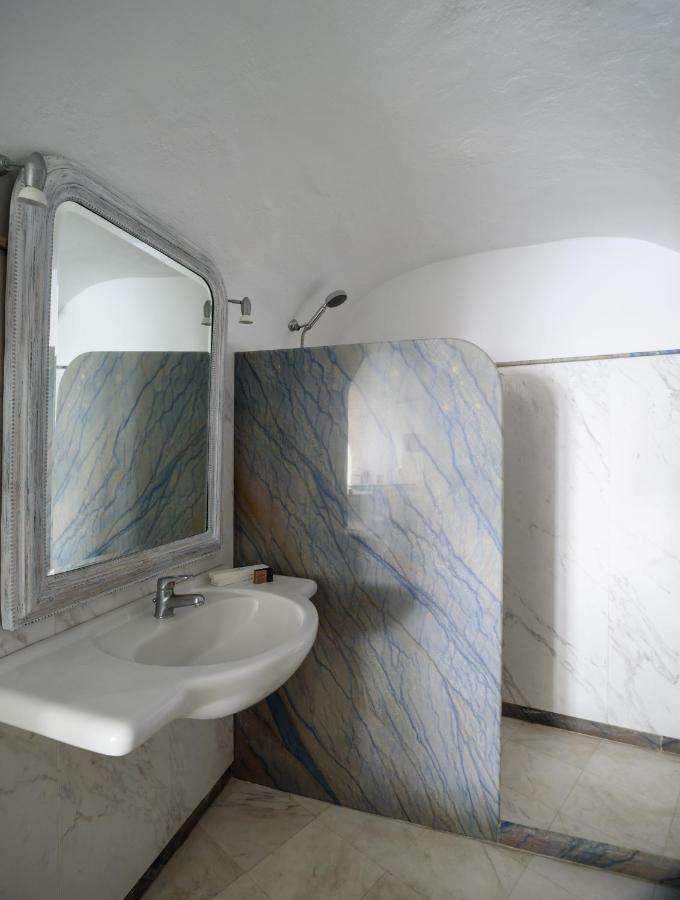Zenith Blue Traditional Hotel