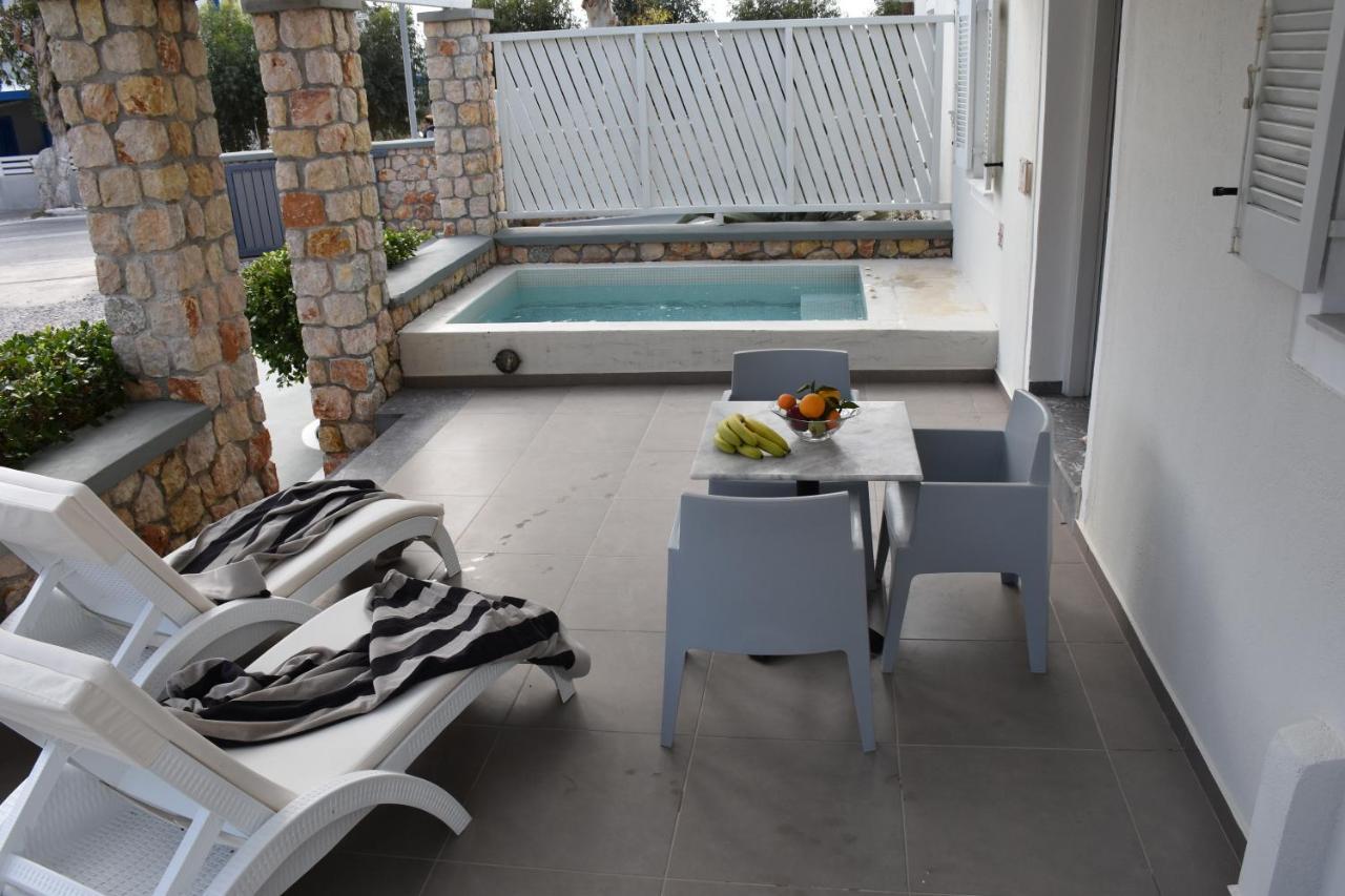 De_naxia Perissa (Santorini)