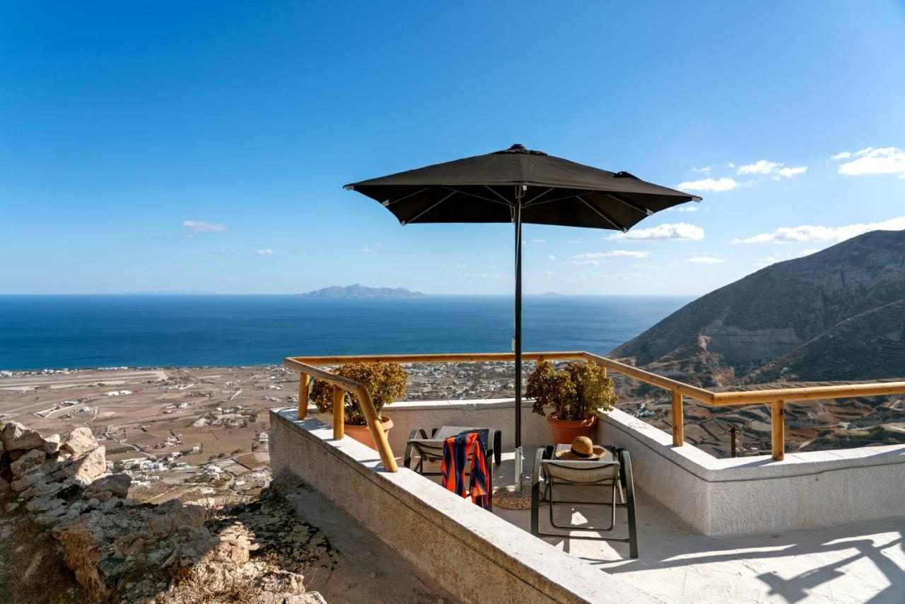 Kastro Cave House *