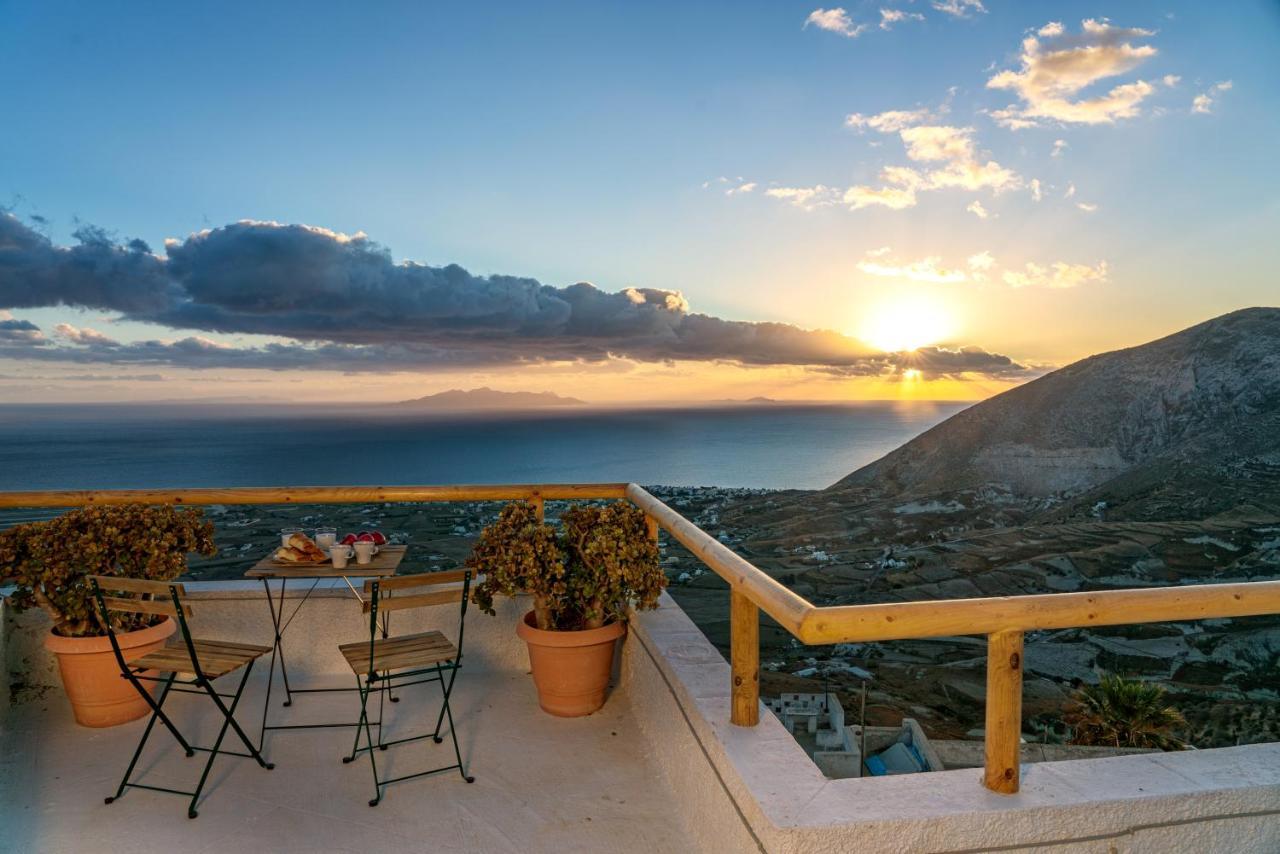 Kastro Cave House * Pyrgos Kallistis