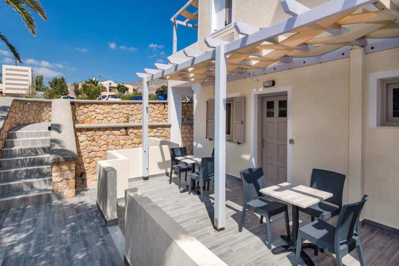 Eleftheria Aparthotel Perivolos (Santorini)