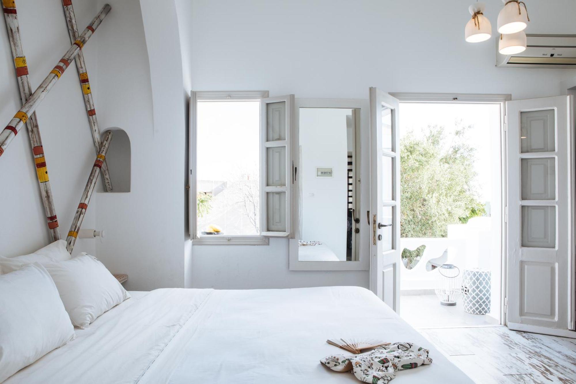 The Museum Project Hotel Oia (Santorini)