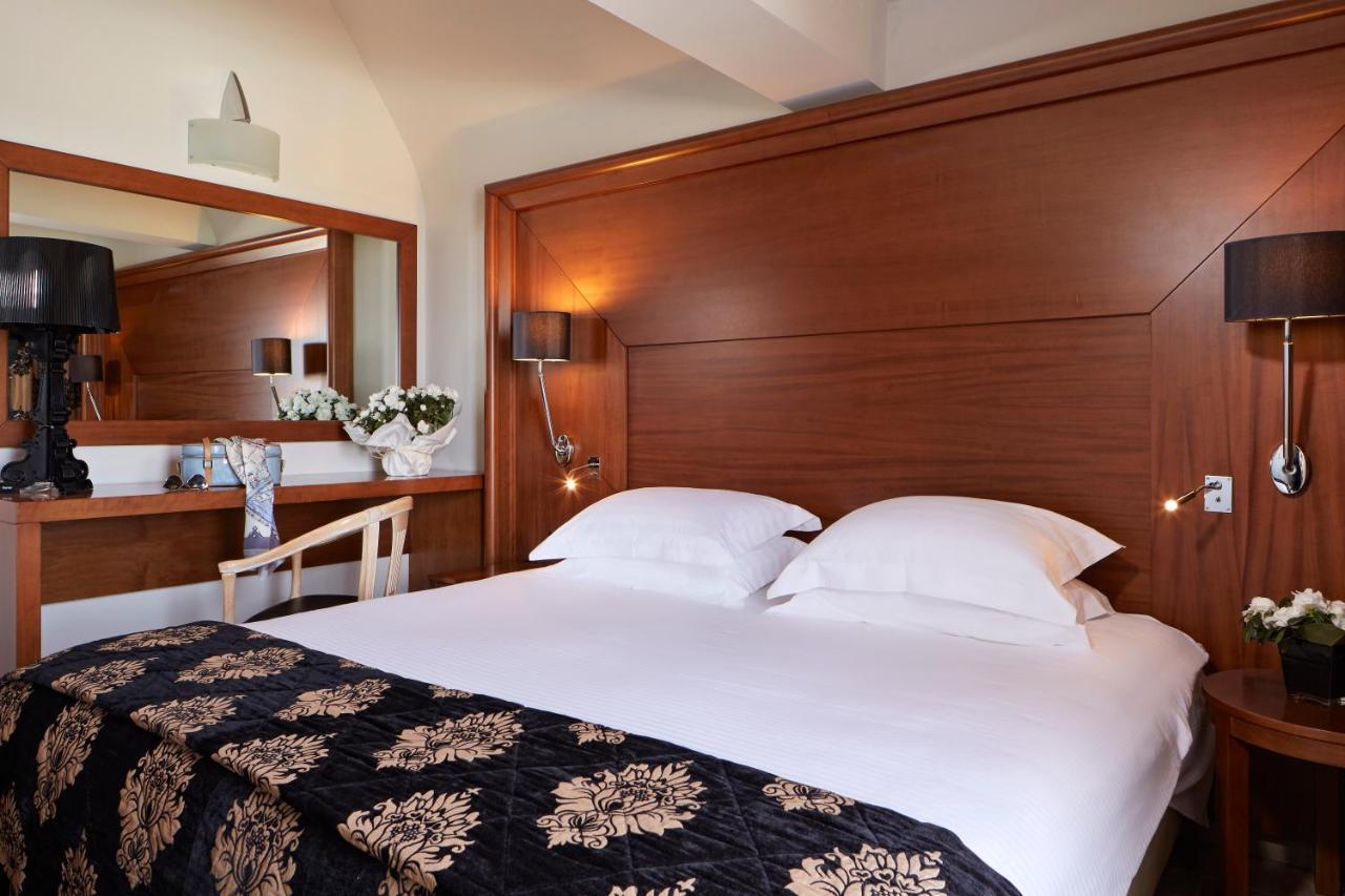 Theoxenia Caldera Hotel