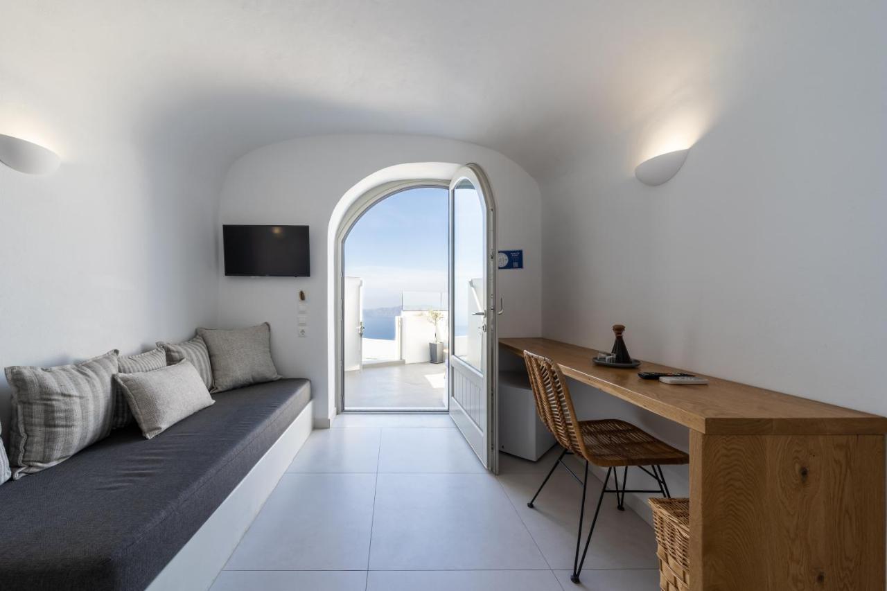 Smaro Aparthotel 3*