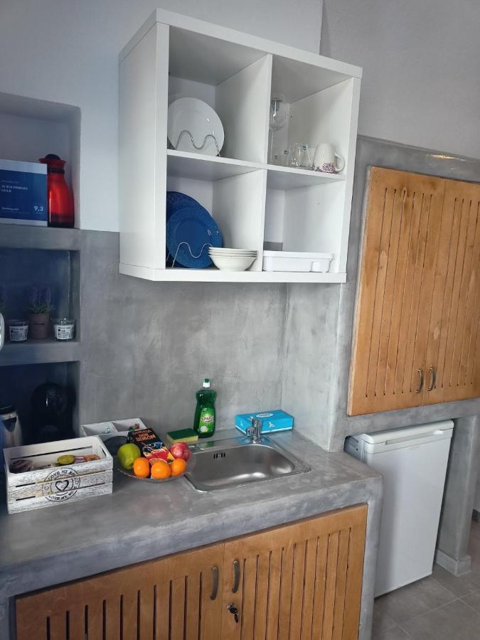 Vi Sta Finikias Oía