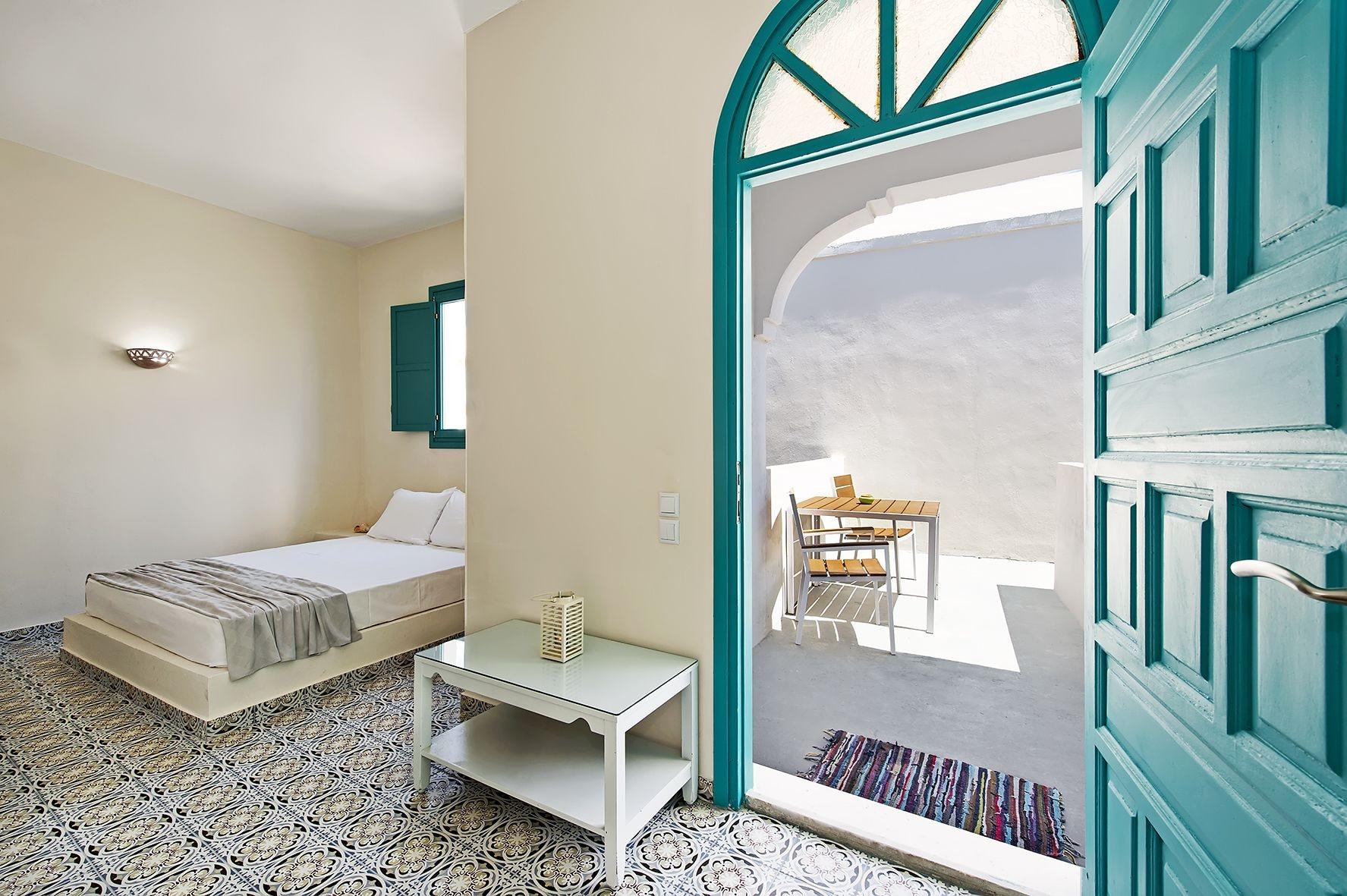Nissia & Kamari (Santorini)
