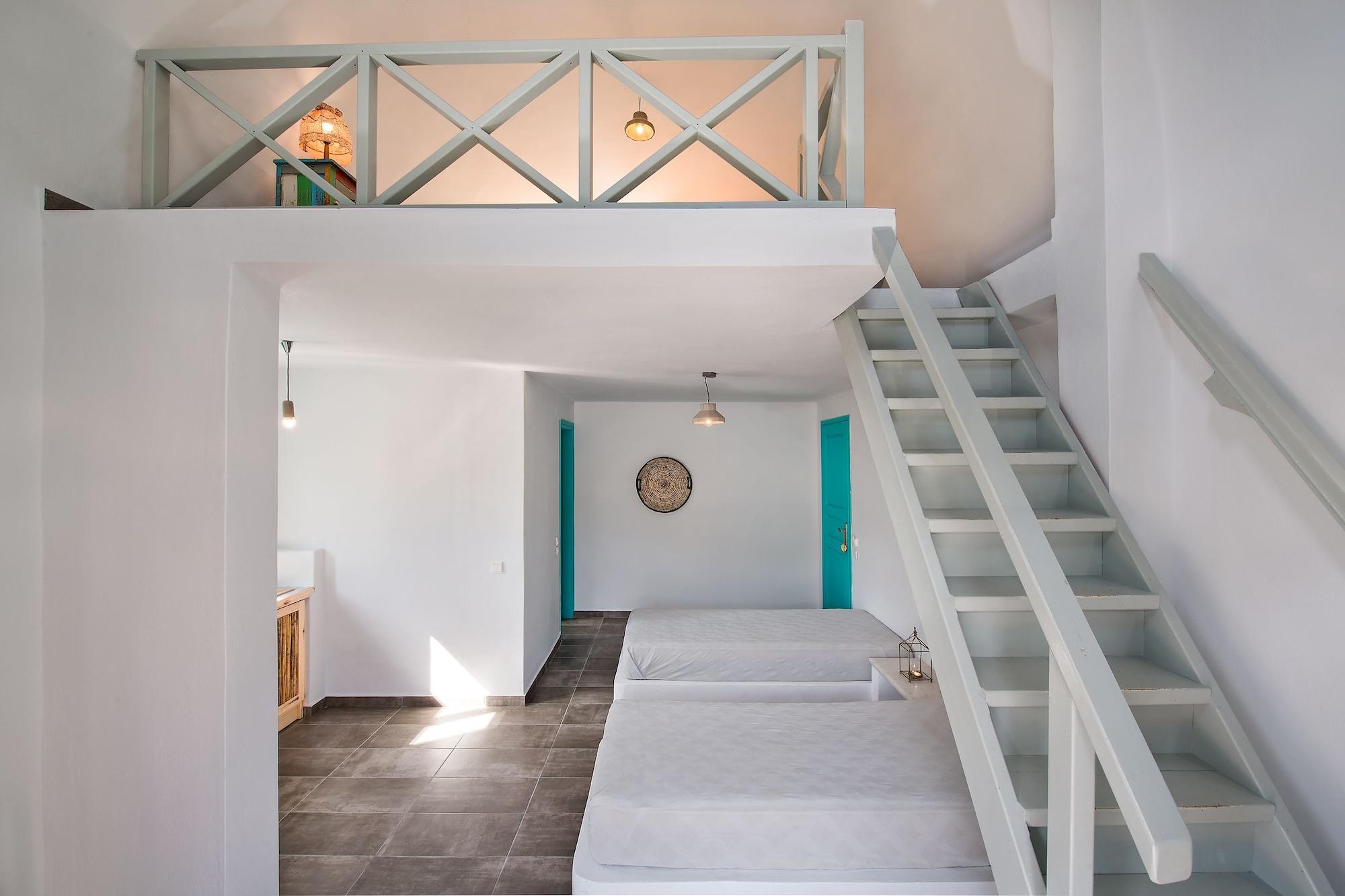 Nissia & 2* Kamari (Santorini)
