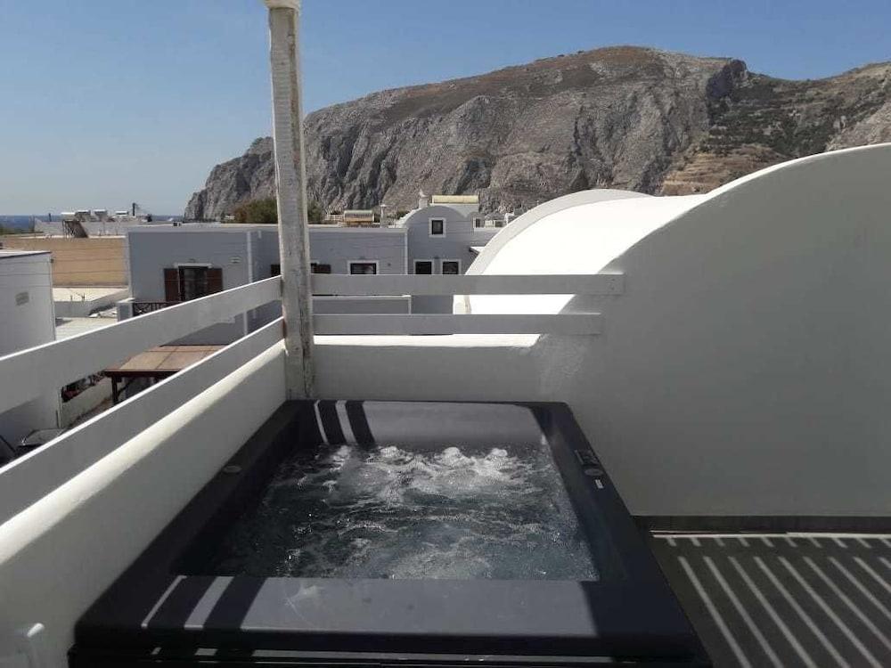 Nissia & Aparthotel Kamari (Santorini)