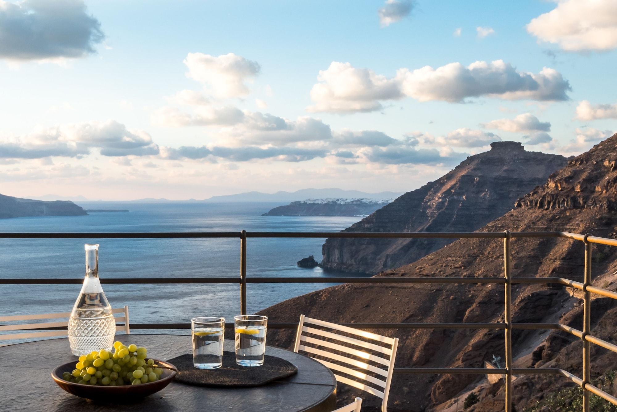 Hotel Porto Fira (Santorini)