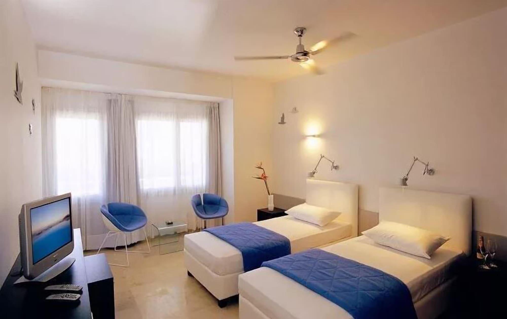 Hotel The Majestic Fira (Santorini)