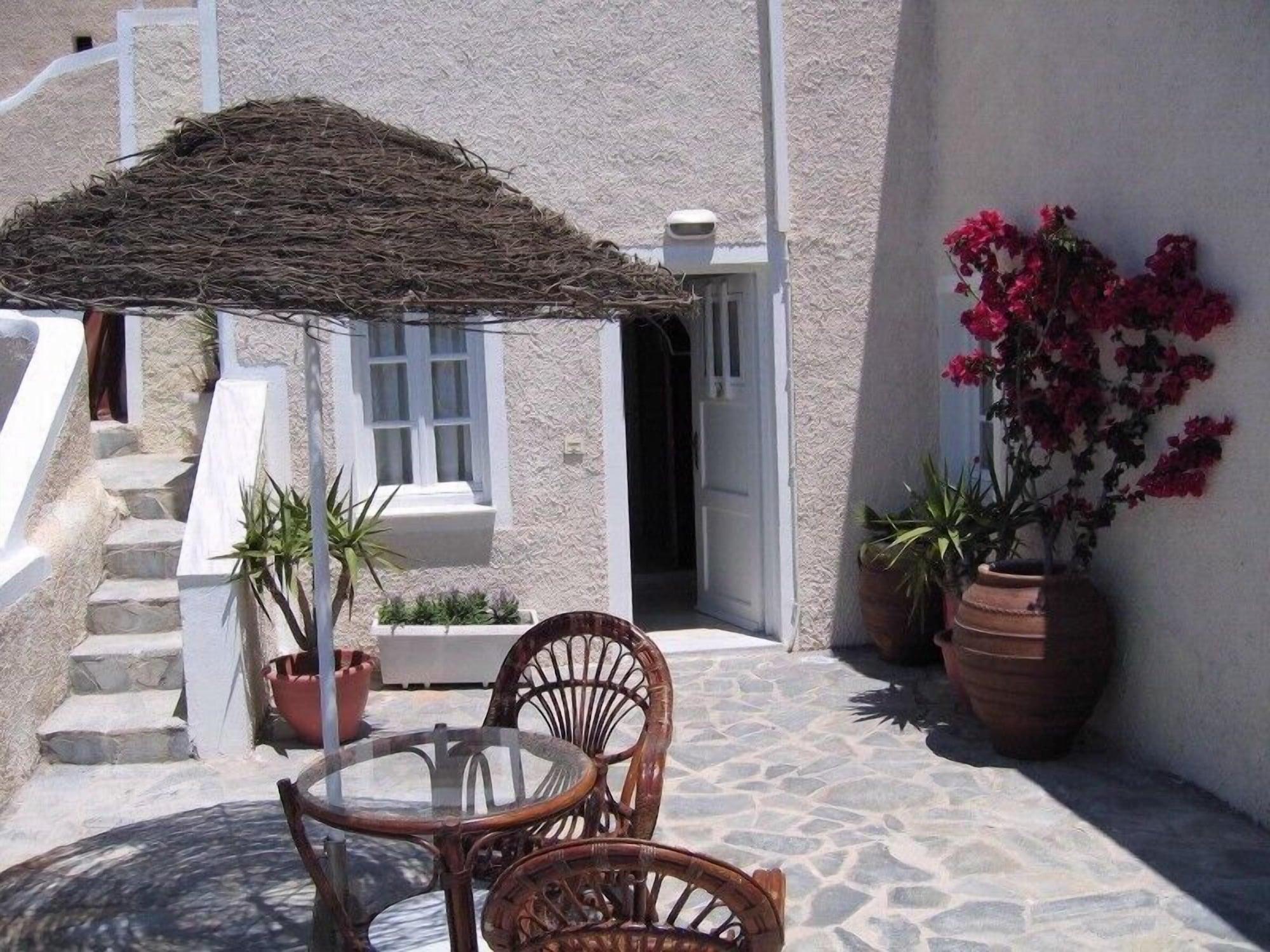 Nomikos Aparthotel