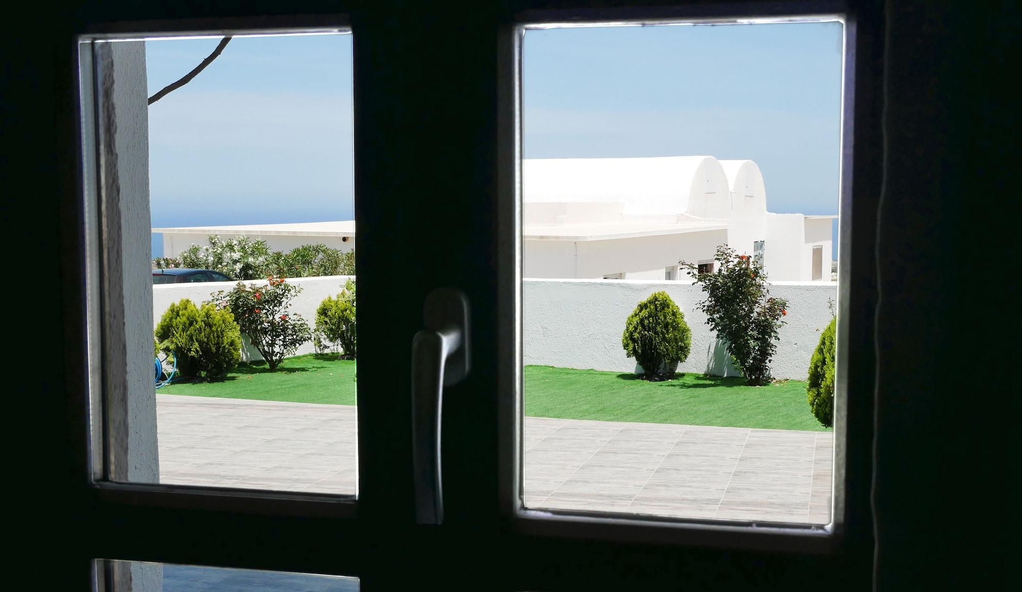 Nautilus Dome Hotel 3*