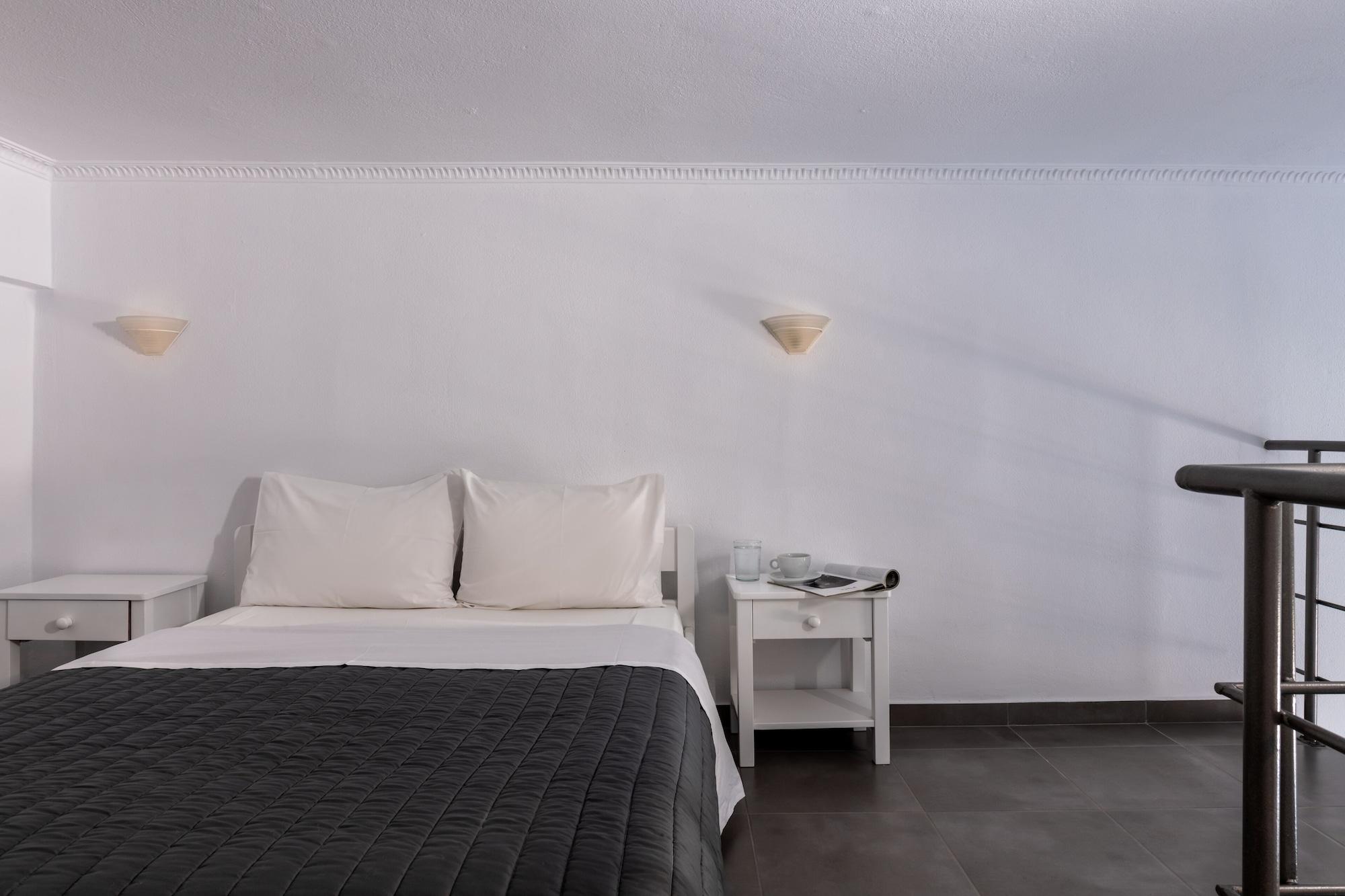 Rivari Santorini Kamári