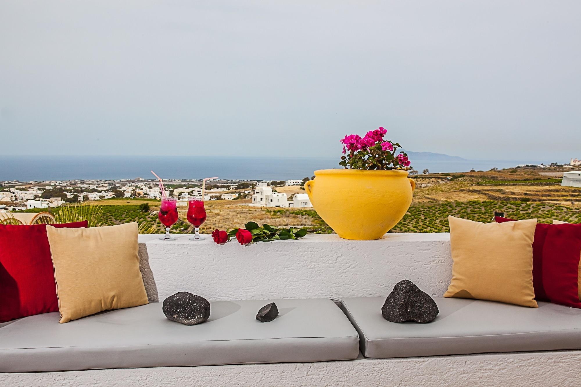 Nautilus Dome 3* Fira (Santorini)
